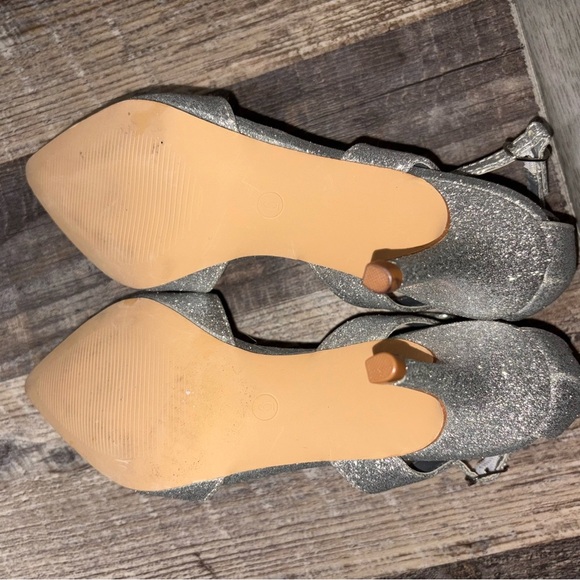 Elegant Silver Glitter Women's Heels Preowned size 6 - Picture 5 of 6